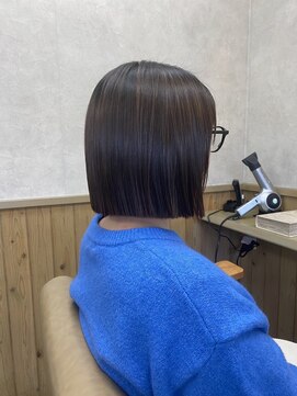 オト(Oto) ぱっつんボブ