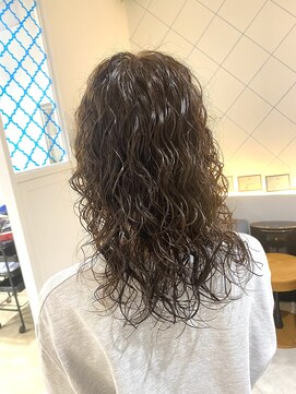 アンジュベイナハ (Ange Bay NAHA) ミディアム×スパイラルパーマ