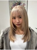 ホワイトブロンバレイヤージュ ショートレイヤーカット