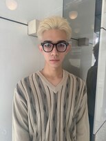 スライバイリアオオサカ(Sly By Ria OSAKA)&nbsp;スパイキーショート/ブロンド/ホワイトカラー【梅田】【大阪】