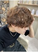 波巻きスパイラルパーマとライトブラウン