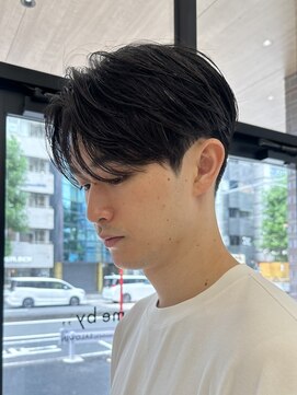 カルム(kalm) 毛流れセンターパートニュアンスパーマカルマヘアメンズパーマ