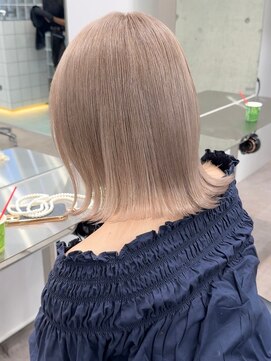 サンクプロジェクト(cinq PROJECT) ショートボブミルクティーベージュカラーダブルカラーハイトーン