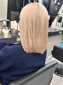 エンディアリング 東銀座(Endearing) レイヤーカット/イメチェン/ホワイトブロンド/シャドウレイヤー