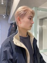 テン(TEN)&nbsp;韓国ヘア　ブロンドヘア　ベージュカラー