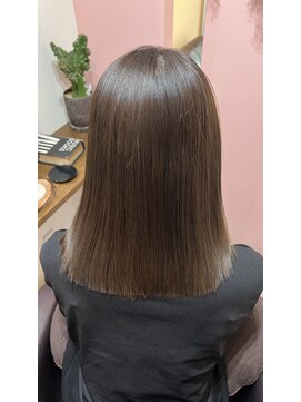 ヘアーズ スケッチ(hair's sketch) 落ち着いたグレージュカラー