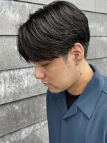 ヒュイル バイ ニアウ(Hwyl by Niau) メンズマッシュセンターパートスパイラルパーマニュアンスパーマ