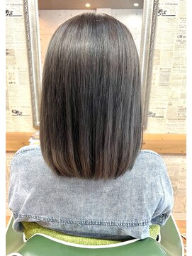 ベルナ(BELUNA) カーキーオリーブグレージュ × INBORN トリートメント☆