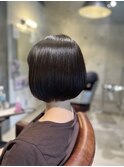 【ツヤ感際立つコンパクトボブ】