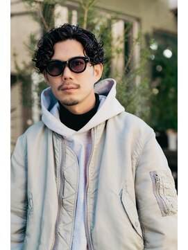 ボンド 三軒茶屋(Bond) 黒髪パーマ×センターパート◎三軒茶屋 RYUKI メンズパーマ