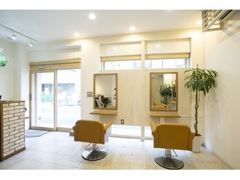 アイム(aim)の写真/【荏原中延駅から徒歩1分☆】ご夫婦や親子でも通えるサロン♪アットホームな雰囲気でお待ちしております!