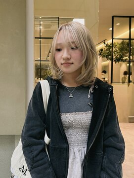 ベック(BECK) レイヤーカット/ホワイトベージュ/ホワイトカラー