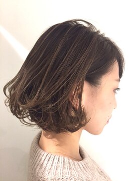 チクロヘアー(Ticro hair) ticro大石　ハイライトグレージュ　ボブ