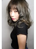 【ハイライトで魅せるグレージュ】ミディアムボブ×ルーズカール