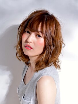 ネオリーブアオバ 高田馬場店(Neolive aoba) 【高田馬場】 リンカ風大人甘めルーズカールスタイル