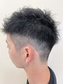 ビューティーハヤ(HAYA)&nbsp;ツーブロック風メンズショートカット。トップに動きも持たせて