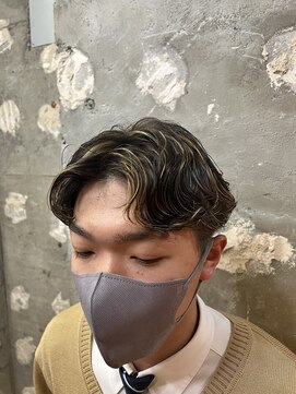 アカ(ACA) センターパートニュアンスパーマメンズマッシュパーマ札幌大通