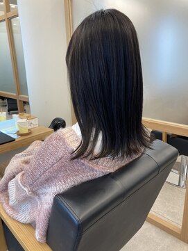  リュクスバトーバイトリコ 船橋南口店(Luxe BATEAU by tricot) 黒染めなしのナチュラルブラック/20代30代40代