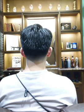 ヒロギンザバーバーショップ 丸の内店(HIRO GINZA BARBER SHOP) テーパーフェード