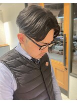 フリーク バーバーショップ 都島店(FREAK BARBER SHOP) 黒髪ツーブロックセンターパートカルマパーマ