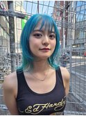 ミディアムレイヤー顔まわりレイヤーブリーチターコイズブルー