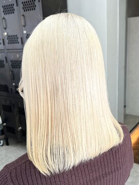 アドネ プライム(adne prime) ホワイトブロンド/ホワイトベージュ/ホワイト