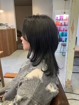 ツキ(TSUKI)&nbsp;レイヤーカット×ブルーブラック