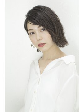 クオート(quoit) ワンサイドショートボブ