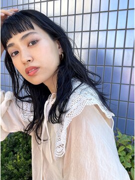 アミ カシワ(ami kashiwa) 黒髪ショートバング×ふんわりウェーブ
