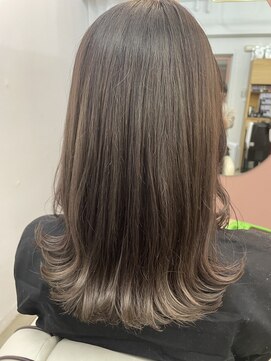 シーヤ(Cya) 髪質改善/イルミナカラー/ダメージ除去/アッシュベージュ