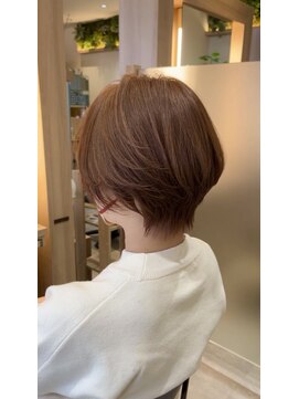 アートヘアーコルソ art hair CORSO くびれshort×ピンクオレンジカラー