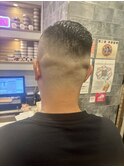 短髪スキンフェード震災刈りアイロンパーマベリーショートメンズ