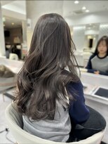 ジーナ 名駅(XENA.) 《石塚》ブリーチなしで叶う☆艶グレージュ