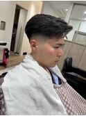 毛流れニュアンスパーマ七三分サイドパートスキンフェード