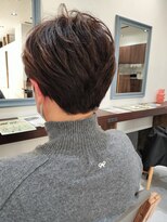 エミュ(emu.)&nbsp;くせ毛をいかした大人なショート