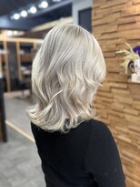 ラピス 横浜(Lapis)&nbsp;ホワイトブロンドハイトーンボブ