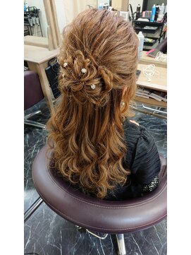 エヌエービー 池袋店(N.A.B.) ハーフアップ