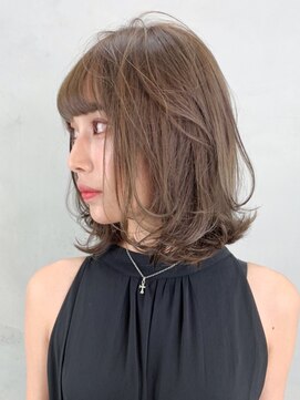 アルバム 銀座(ALBUM GINZA) レイヤーロブ_フォギーベージュ耳かけウェーブパーマ_ba293833