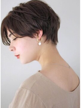 サーカス バイ ビュートリアム 青山(CIRCUS by BEAUTRIUM) 30代 大人のふんわりマッシュショート ショートヘア