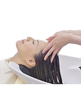 ≪COTA≫生炭酸ヘッドスパやスキャルプヘアエステを半個室のシャンプー台で☆自分へのご褒美に贅沢なスパを