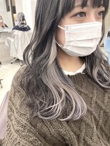 ジゼル 博多筑紫口店(GiseL)&nbsp;シルバーインナーカラー【博多駅筑紫口】@halu_the_world