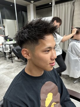 イーラ(era) フェード刈り上げジェットモヒカンショート短髪