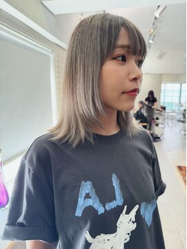 ローレン(LOREN) デザインカラー レイヤーカット ウェットヘア オリーブベージュ