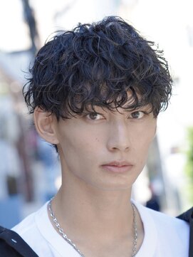 バイフィフス 天神大名(by fifth) シャドウパーマスパイラルパーマツーブロックメンズパーマ束感