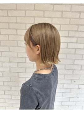 プリーク(preak) 透明感ベージュボブ