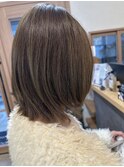 オリーブグリーン