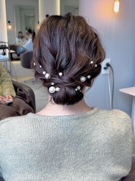 ケリーアン 太田(kelly.un) ふわふわシニヨン / お呼ばれヘアセット / ゆるふわアレンジ