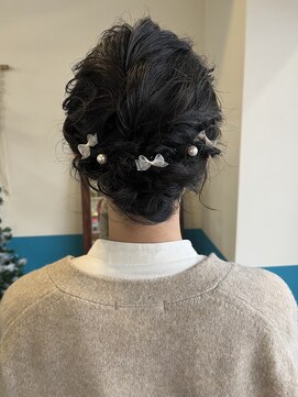 キキヘアメイク(kiki hair make) ウルフのまとめ髪