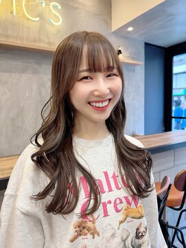 ヴィックス クリスタル(VIC’S crystal) 【韓国レイヤーカット】赤みを感じさせないオリーブカラー