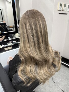 ベルグローアルファ(BELLE GROW ALPHA) エクステで作るバレイヤージュ